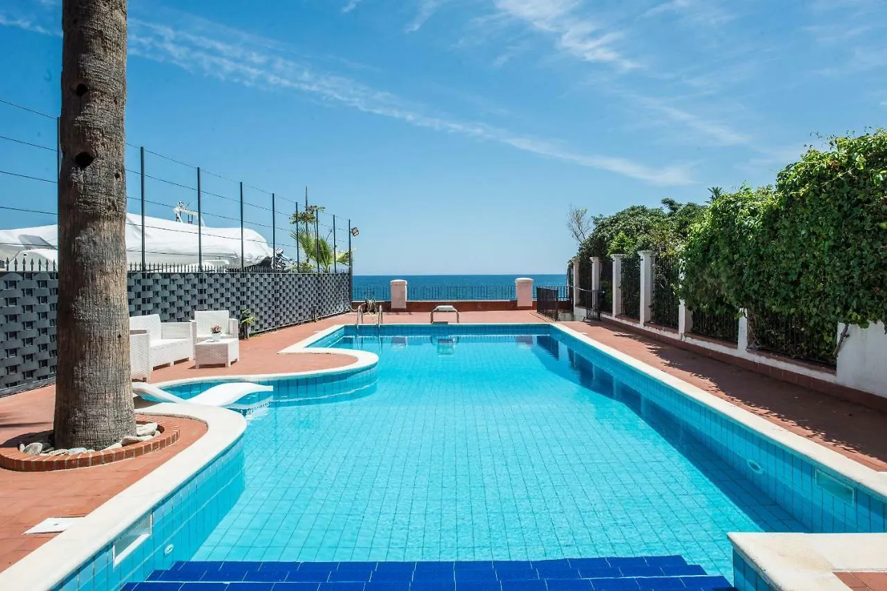 B&B Villa Liberty Sul Mare Palerme Couette-café